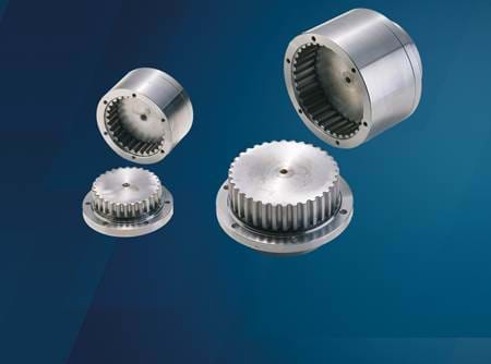 Zahnradkupplungen auf blauem Hintergrund